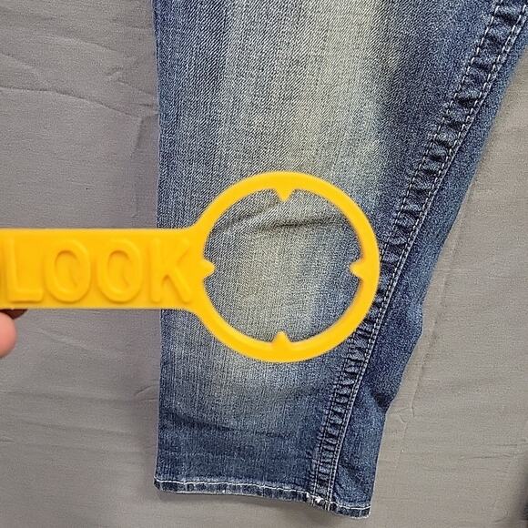 miss me jeans 29 JW5824P Cuffed Capri Embellished 21"Inseam Sparkling Butt Blue - Picture 11 of 11